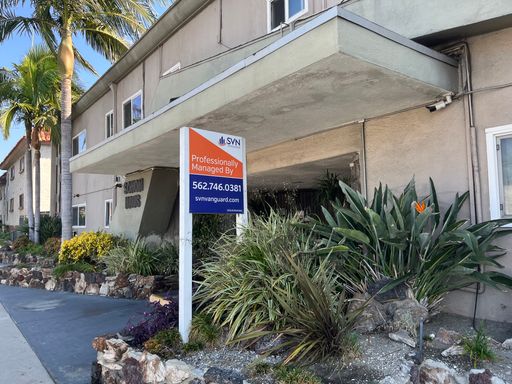 *Giving tours Sunday 10/15 from Noon to 6pm** 1 bedroom 1 bath in Downey