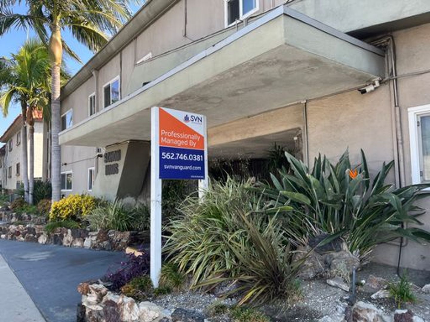 Downey Apartment: 11550 Paramount Blvd.