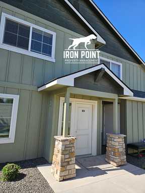 Kuna Townhome-2beds/2bath w/ all appliances & covered parking included.