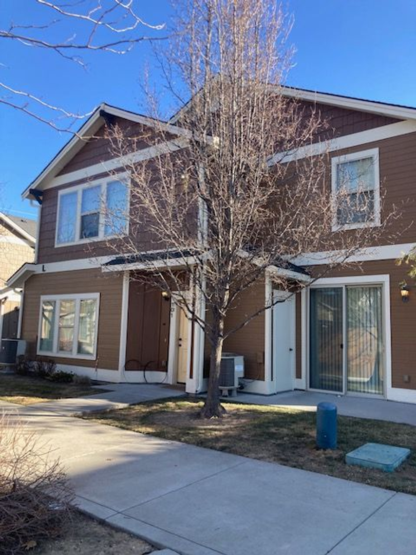 Meridian Apartment: 1530 W. Ann Taylor St.