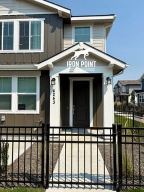 Brand-New 4 Bed + Loft Home in Eagle!
