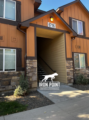 2bed/2bath, ground level, covered parking, all appliances included – photo 1