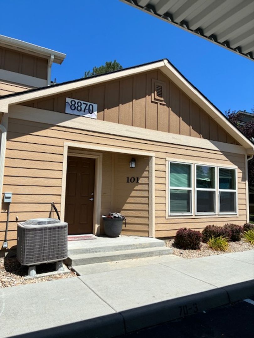 Boise Apartment: 8870 W. Shellie Ln.