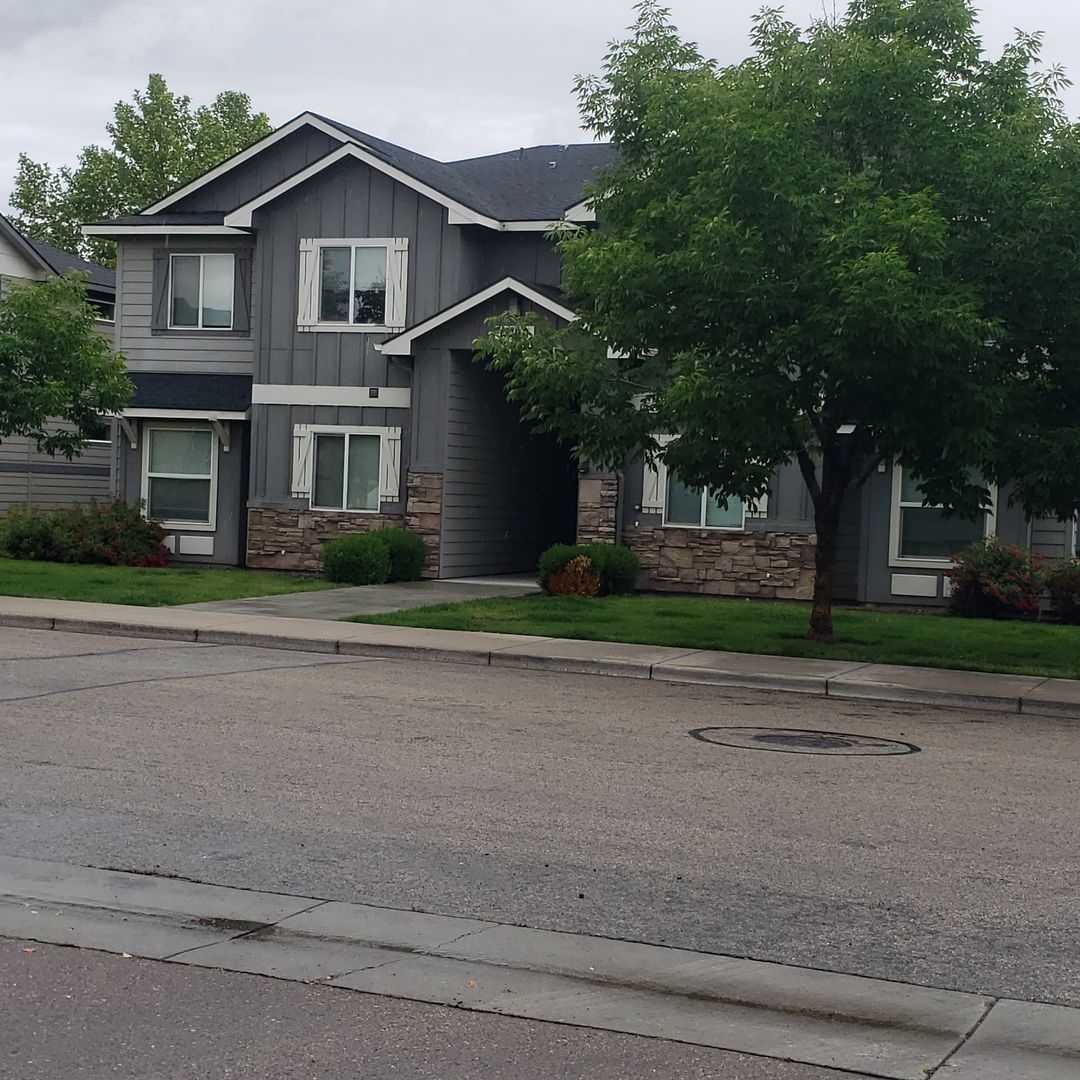Boise Apartment: 6724 W. Irving St.