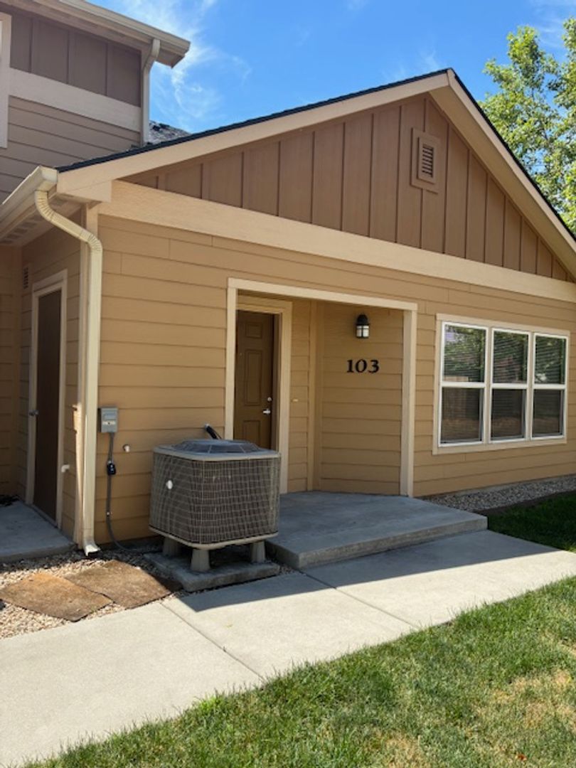 Boise Apartment: 8870 W. Shellie Ln.