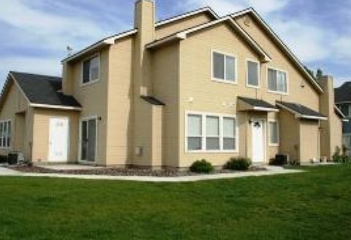 2bed/2bath Townhome w/Gas Fireplace and Split Bedroom Floorplan – photo 1