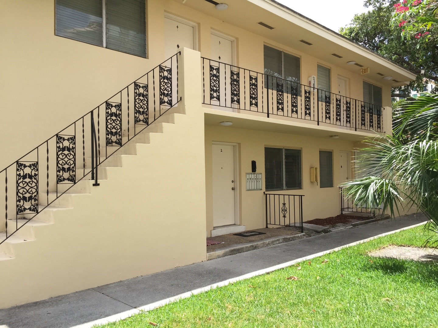Coral Gables Apartment: 218 Phoenetia Ave