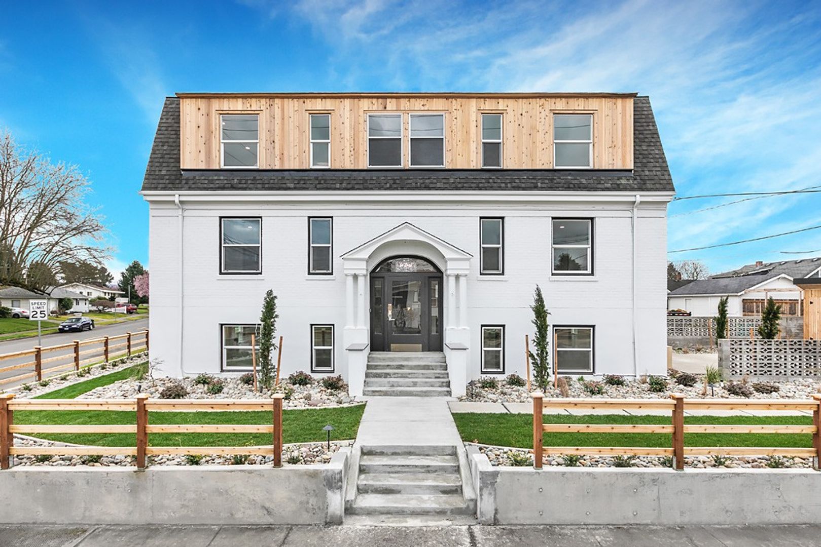 Sumner Apartment: 1314 Maple St