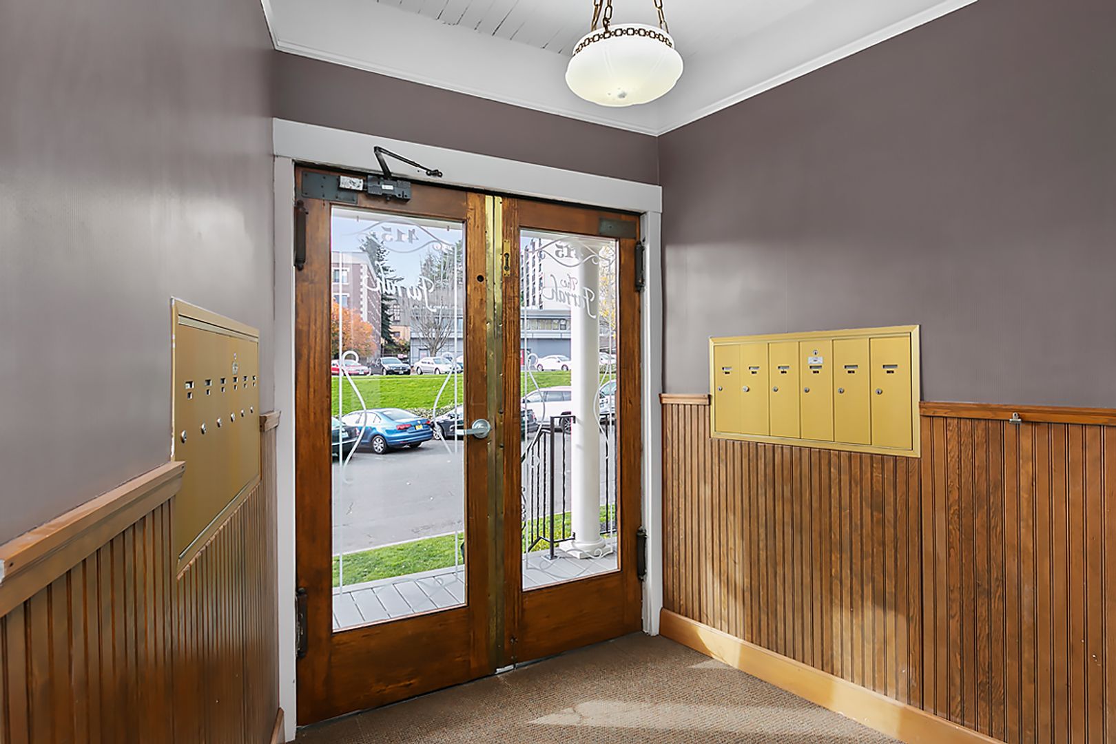 Tacoma Apartment: 415 Fawcett Ave