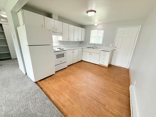View at the Lakes II: New Management - Pool, Balcony, Laundry on Site – photo 1