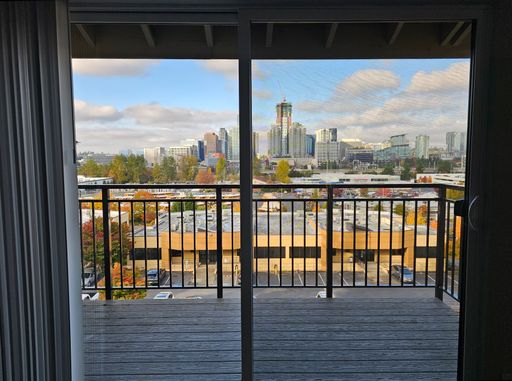 CityScape Apartments: What a View! Premier Location in Bellevue, Rooftop Entertainment Area – photo 1