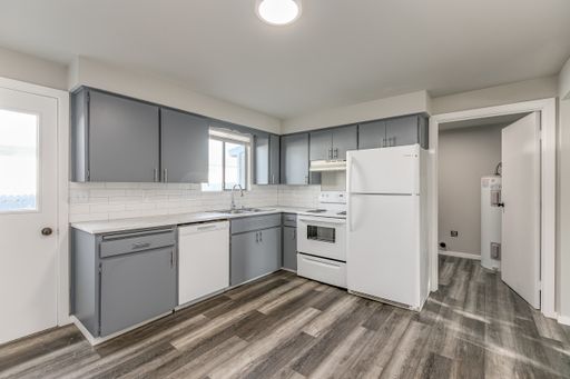 Heritage Manor: Renovated Units, Fenced Yards – photo 1