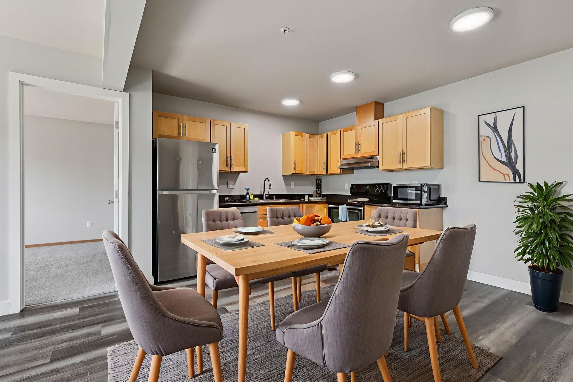 Tacoma Apartment: 901 E 72nd St
