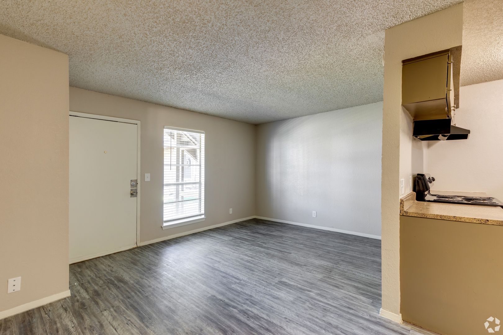 Tulsa Apartment: 4655 South Darlington Avenue