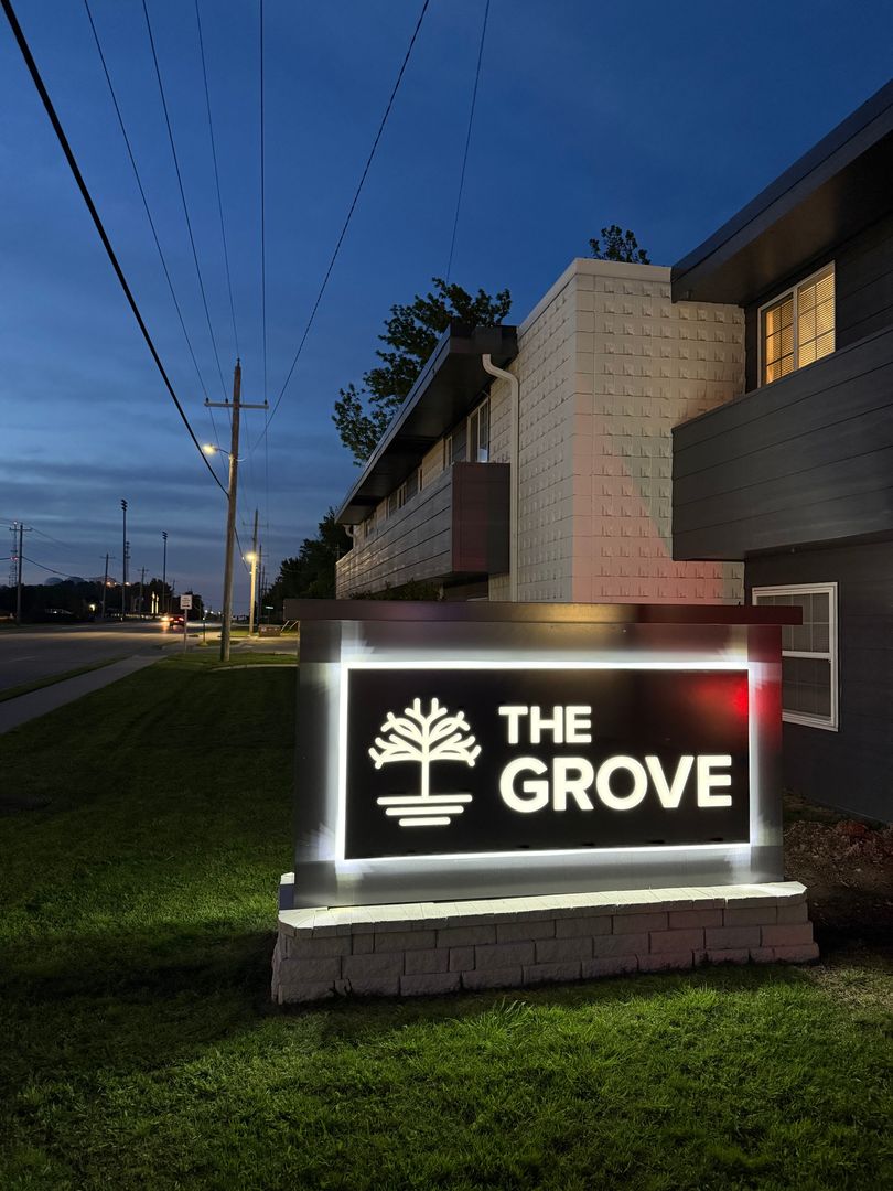 Broken Arrow Apartment: 109 S 9th Avenue