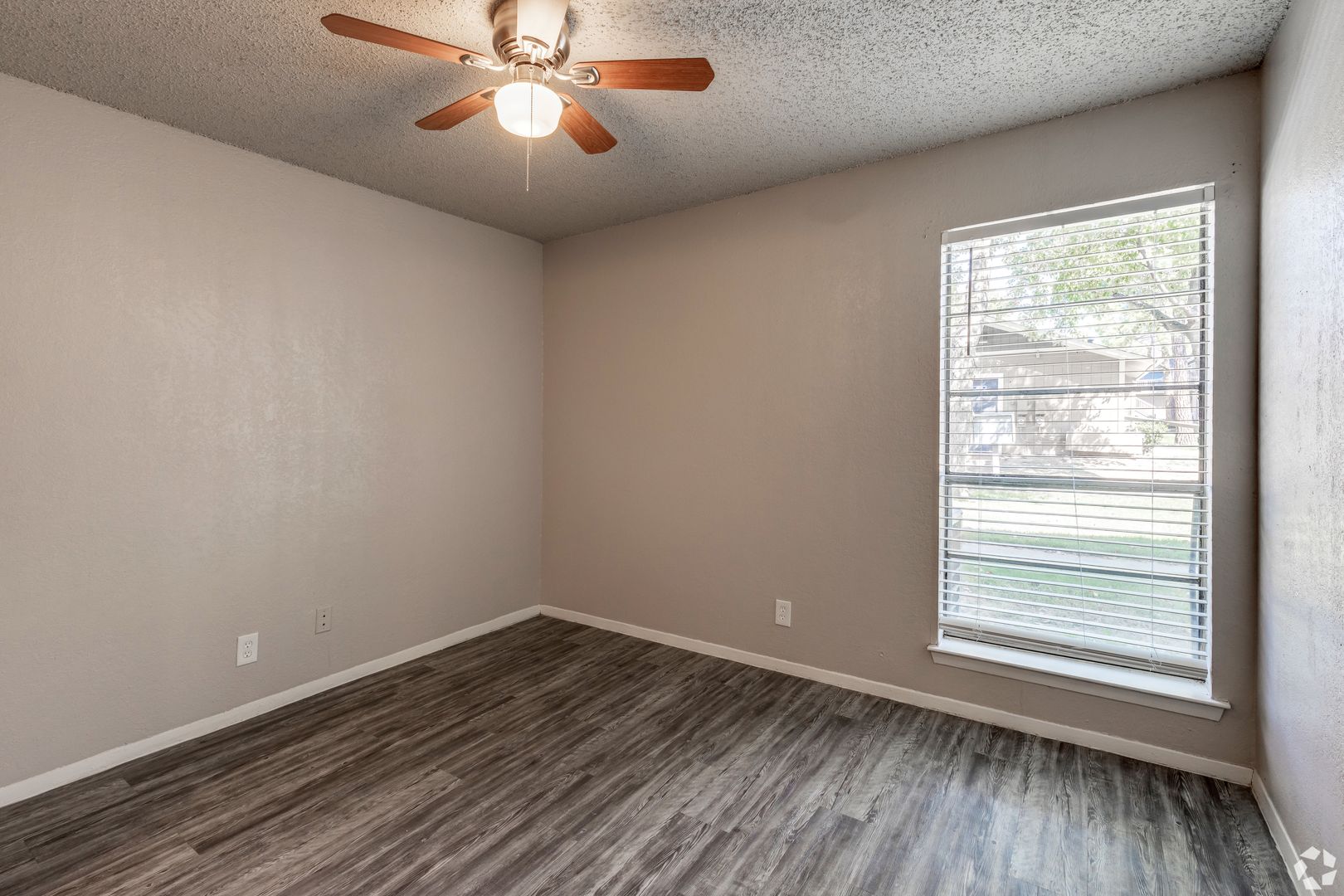 Tulsa Apartment: 4655 South Darlington Avenue