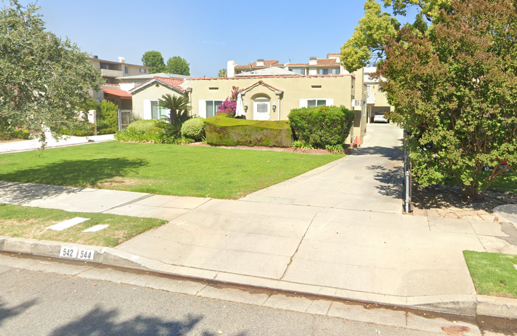 Pasadena Apartment: 542-544 S. Los Robles Ave