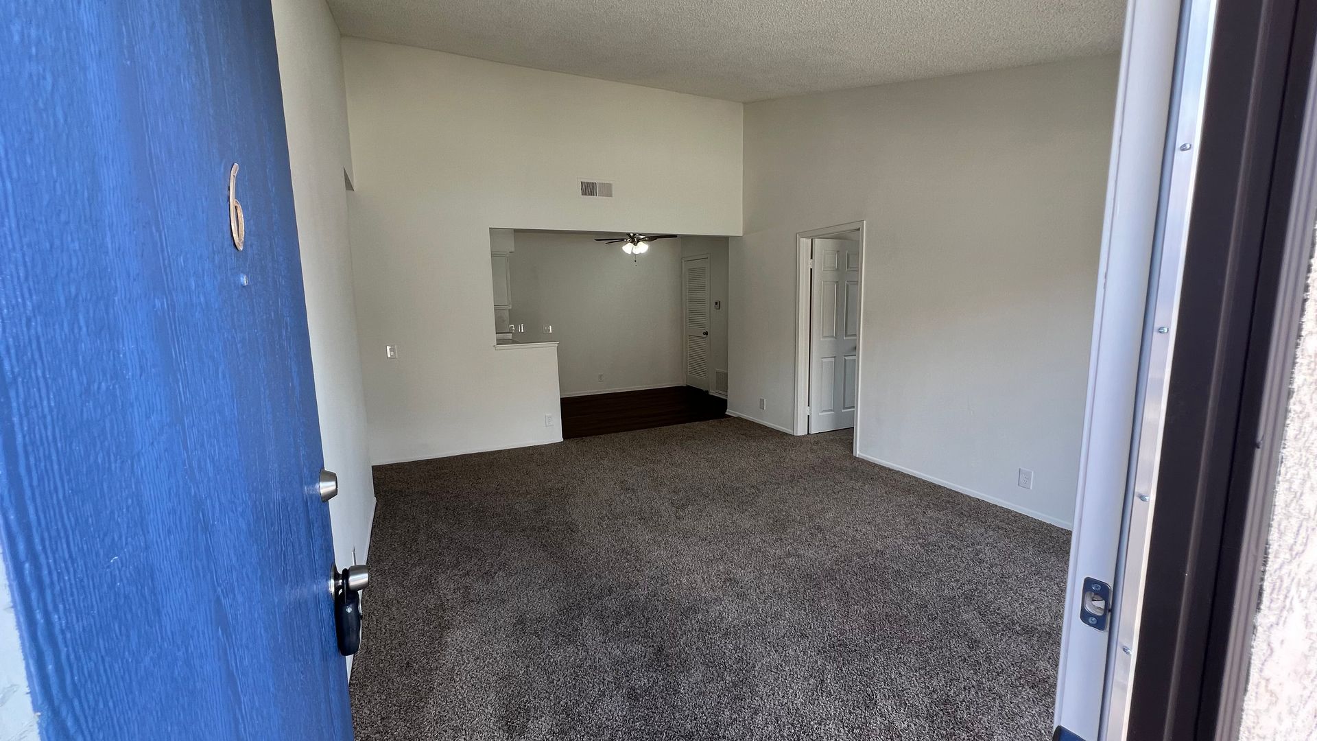 La Habra Apartment: 881 W. La Habra Blvd