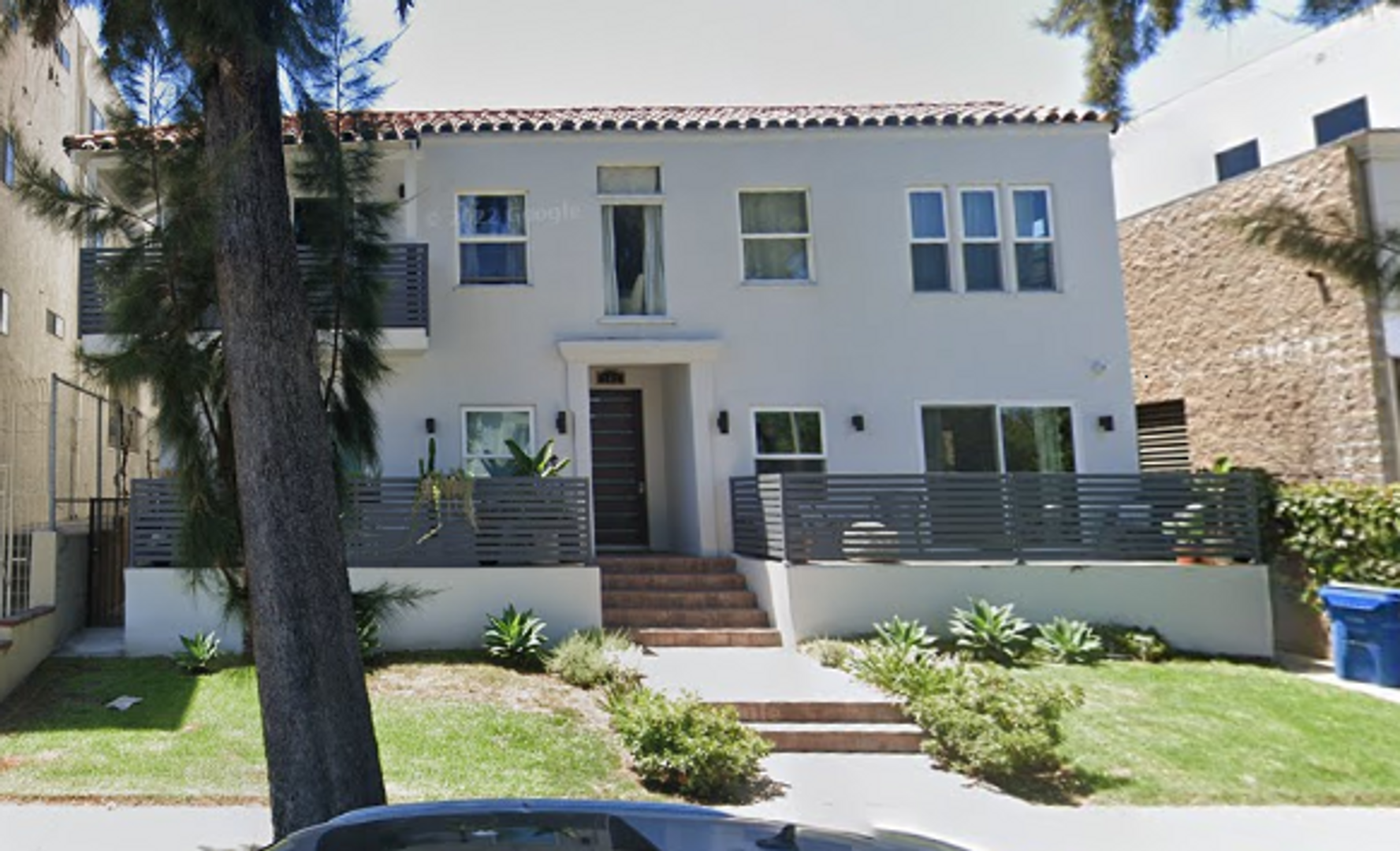 West Hollywood Apartment: 141 N. Swall Drive