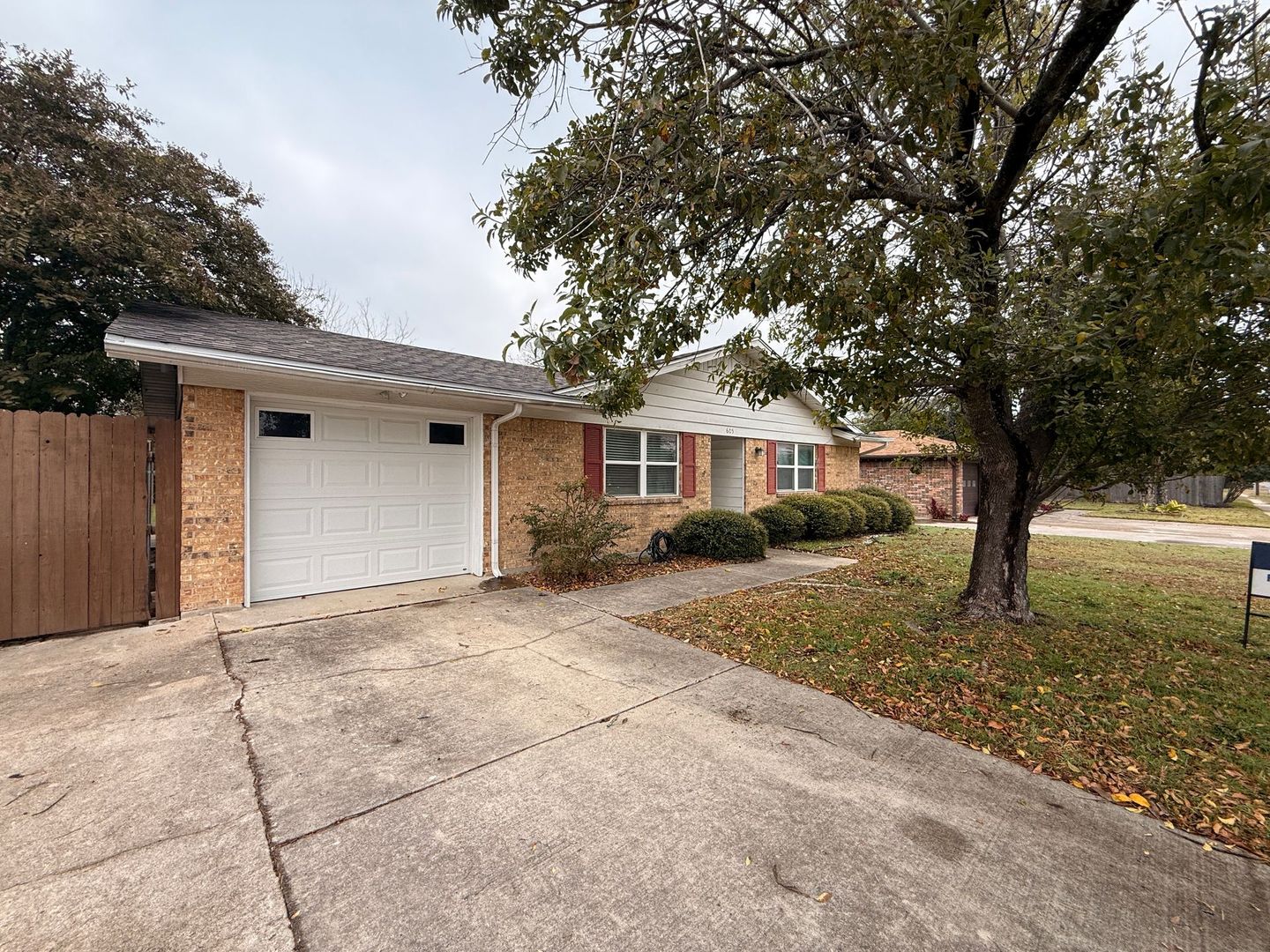 Killeen House: 605 E Jasper Drive