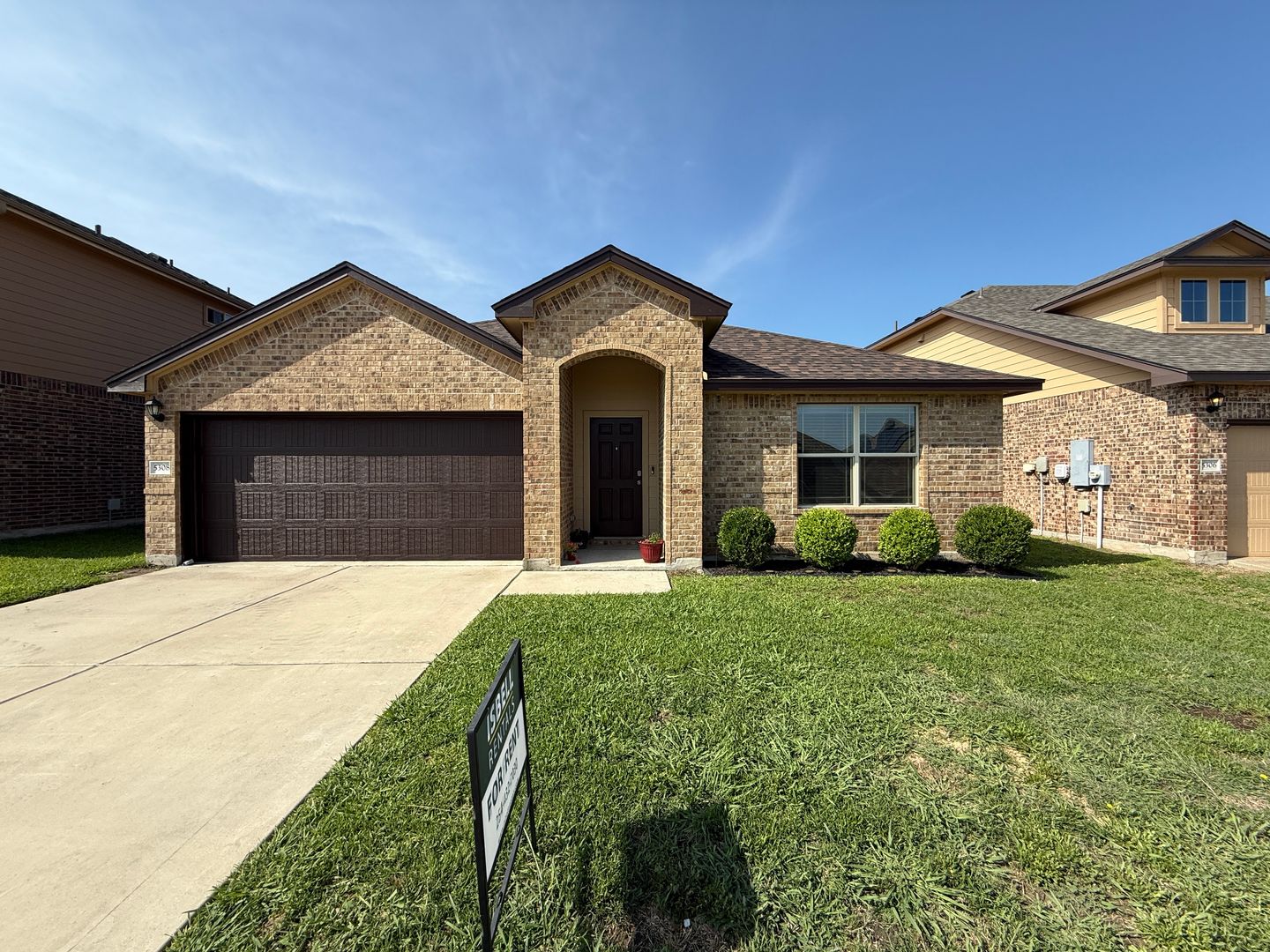 Killeen House: 5308 Waterbank Lane