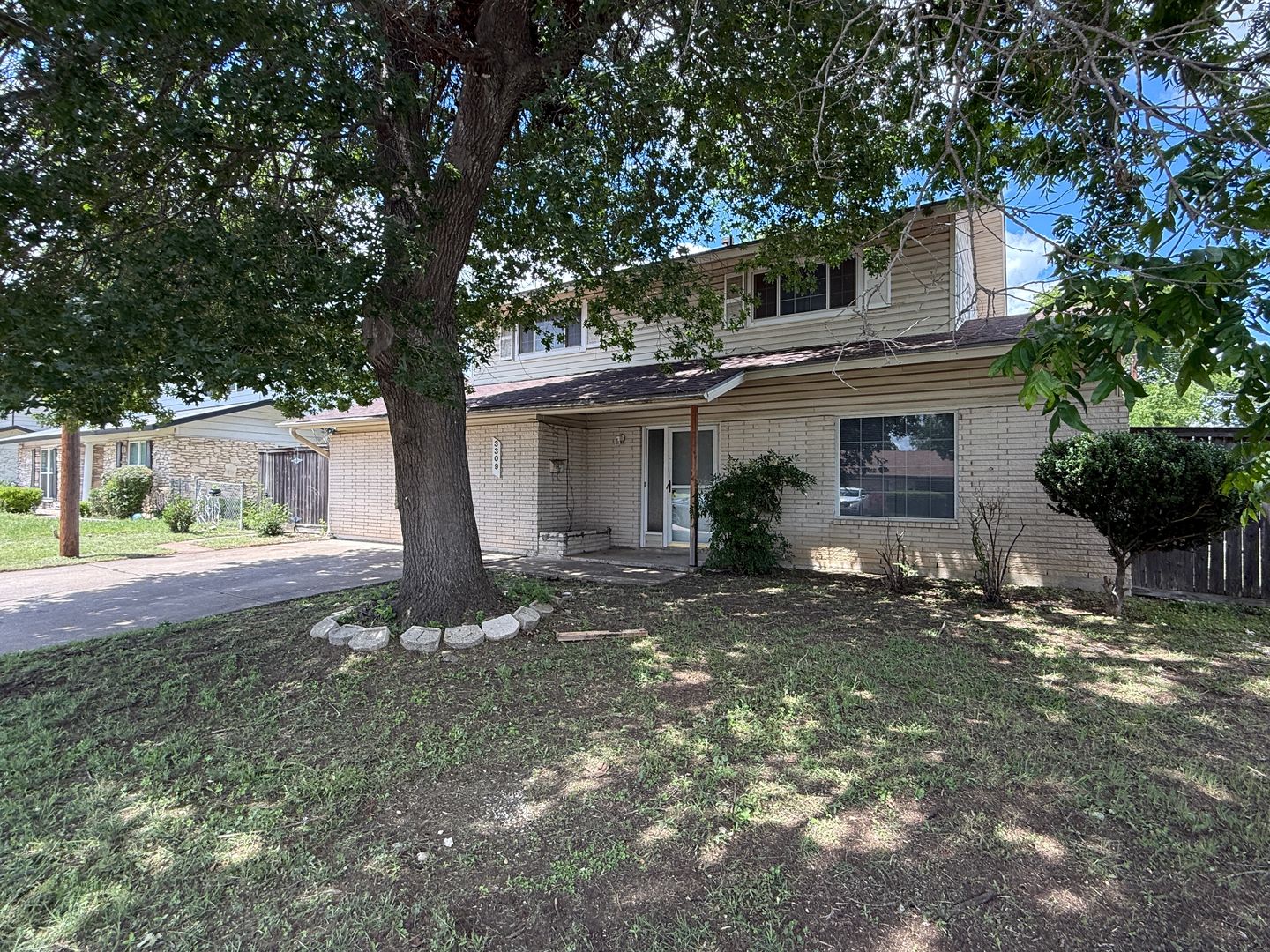 Killeen House: 3309 Lake Charles Ave