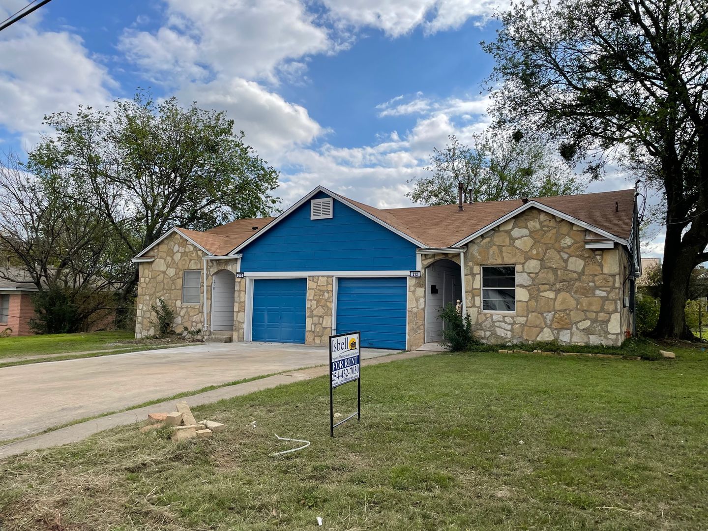 Killeen Apartment: 210 W Vardeman Ave