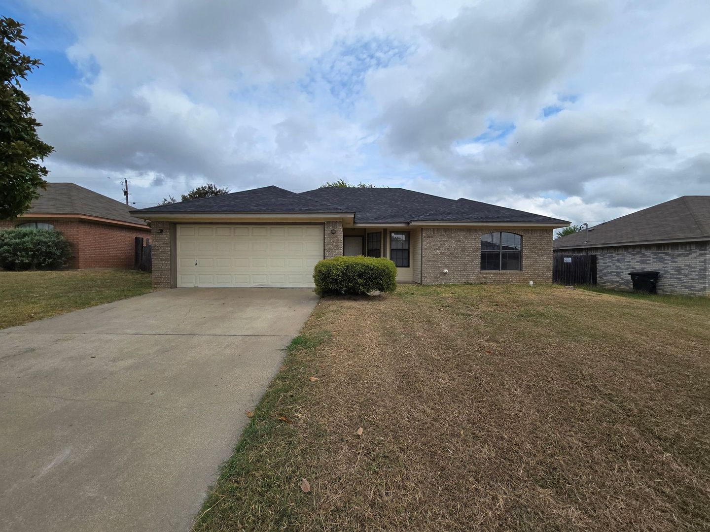 Killeen House: 809 Lisa Lane