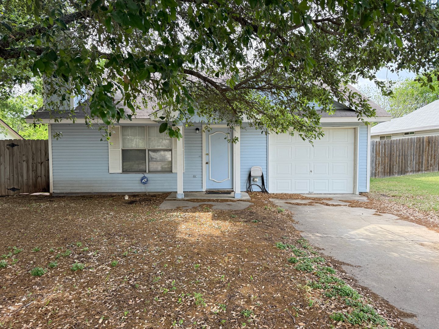Killeen House: 2209 Dickens Drive