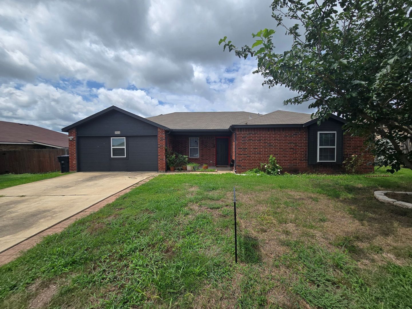 Killeen House: 3504 Woodlake Drive