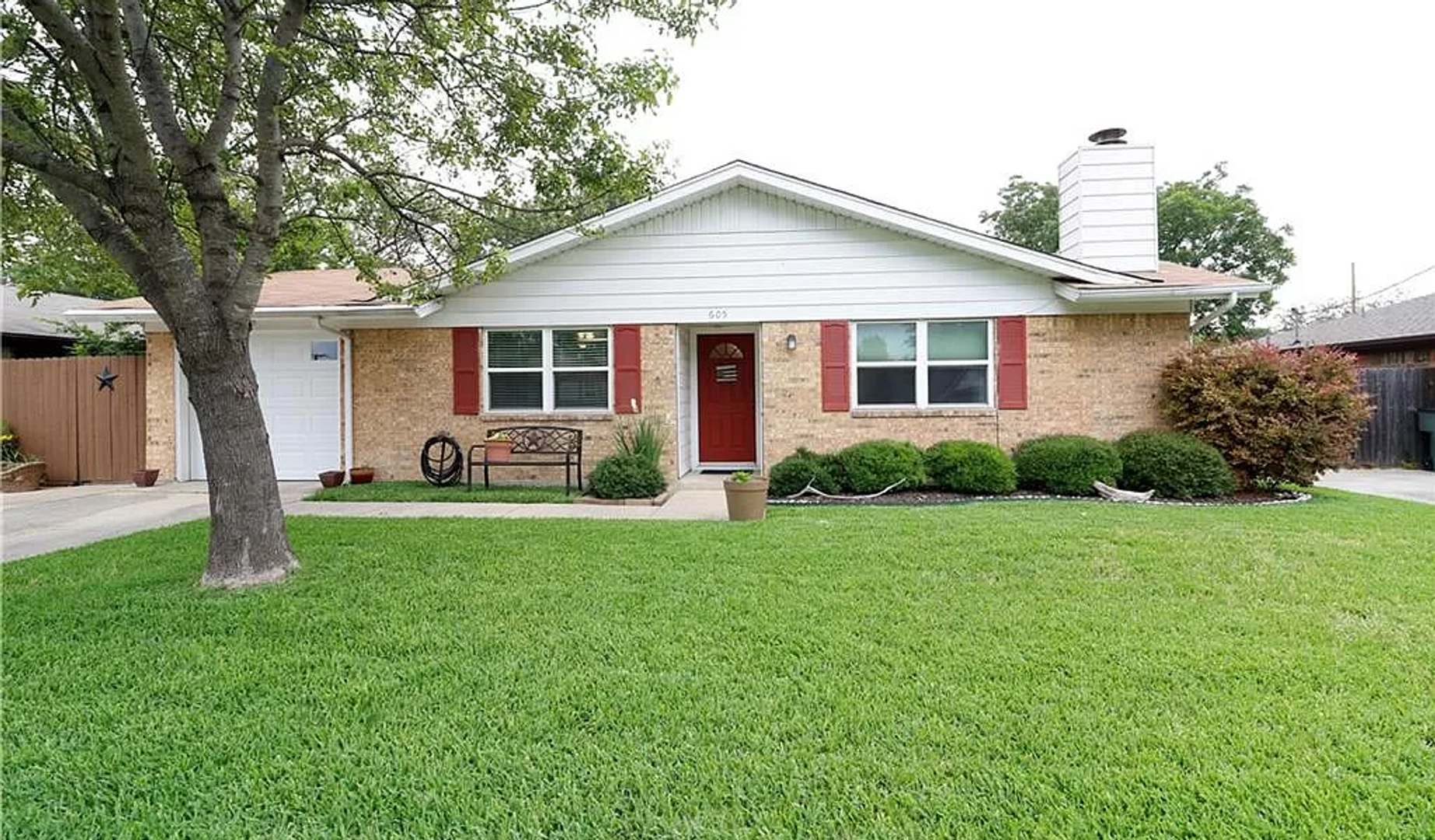 Killeen House: 605 E Jasper Drive