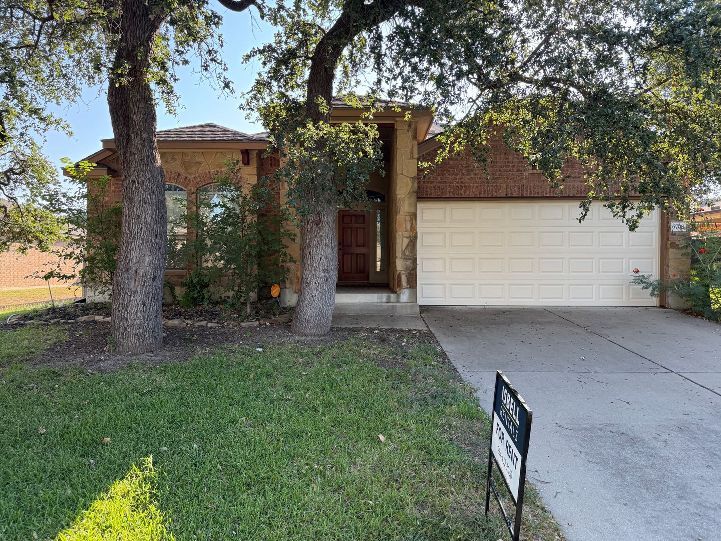 Killeen House: 6708 Rosita Oak Drive