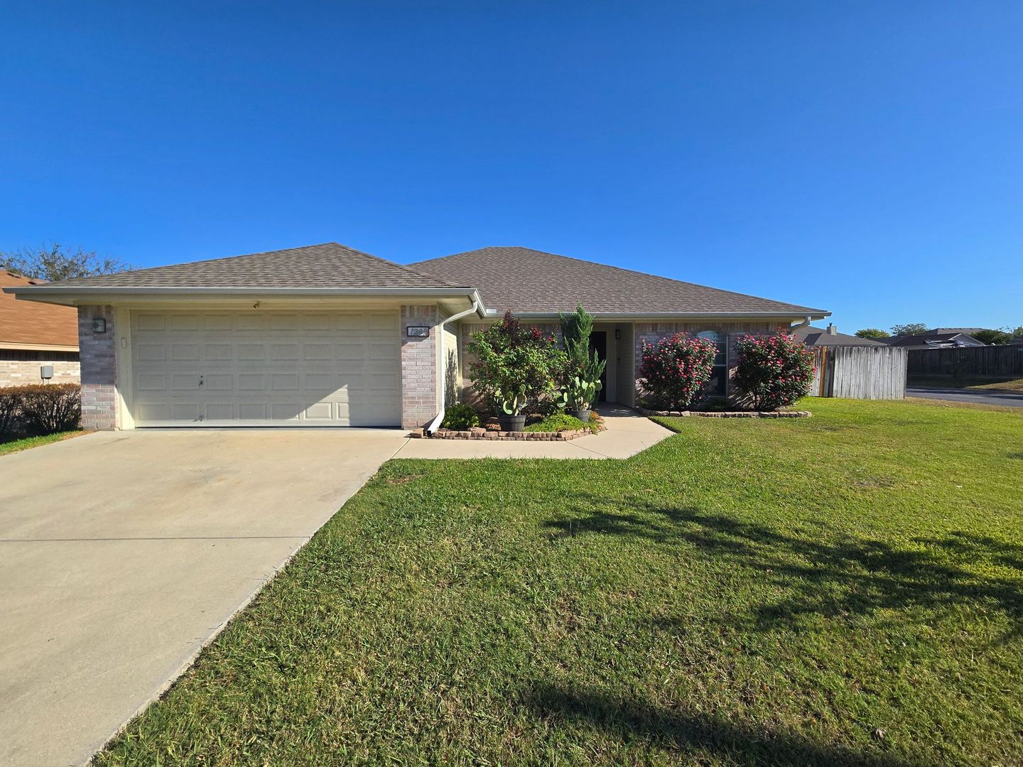 Nolanville House: 1209 E Avenue H