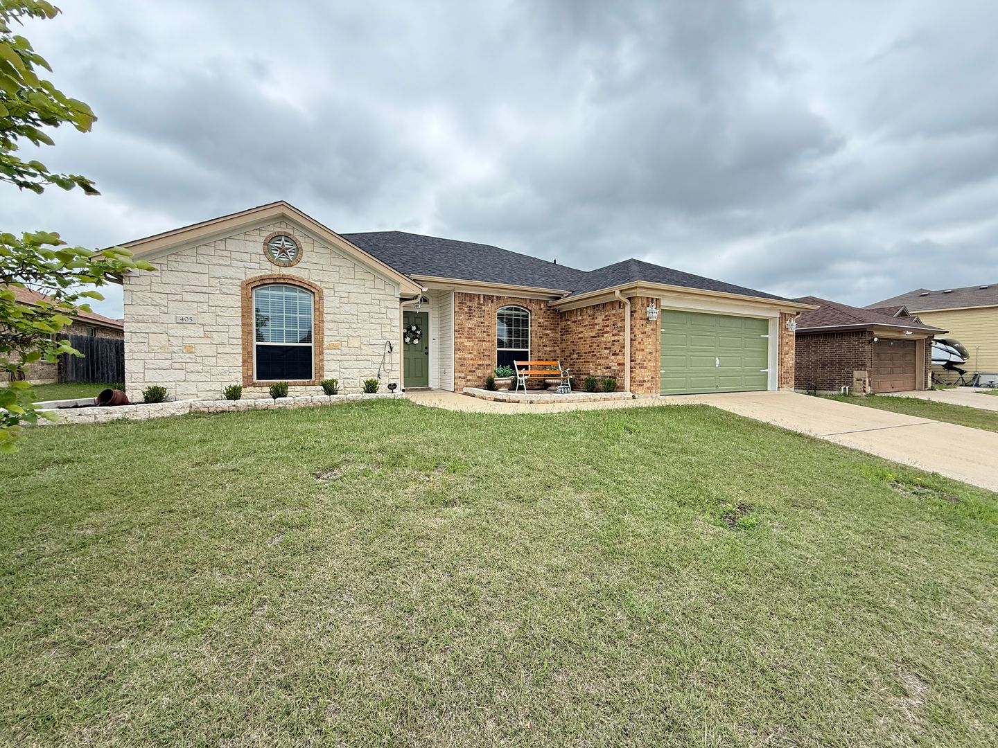 Killeen House: 405 E Libra Drive