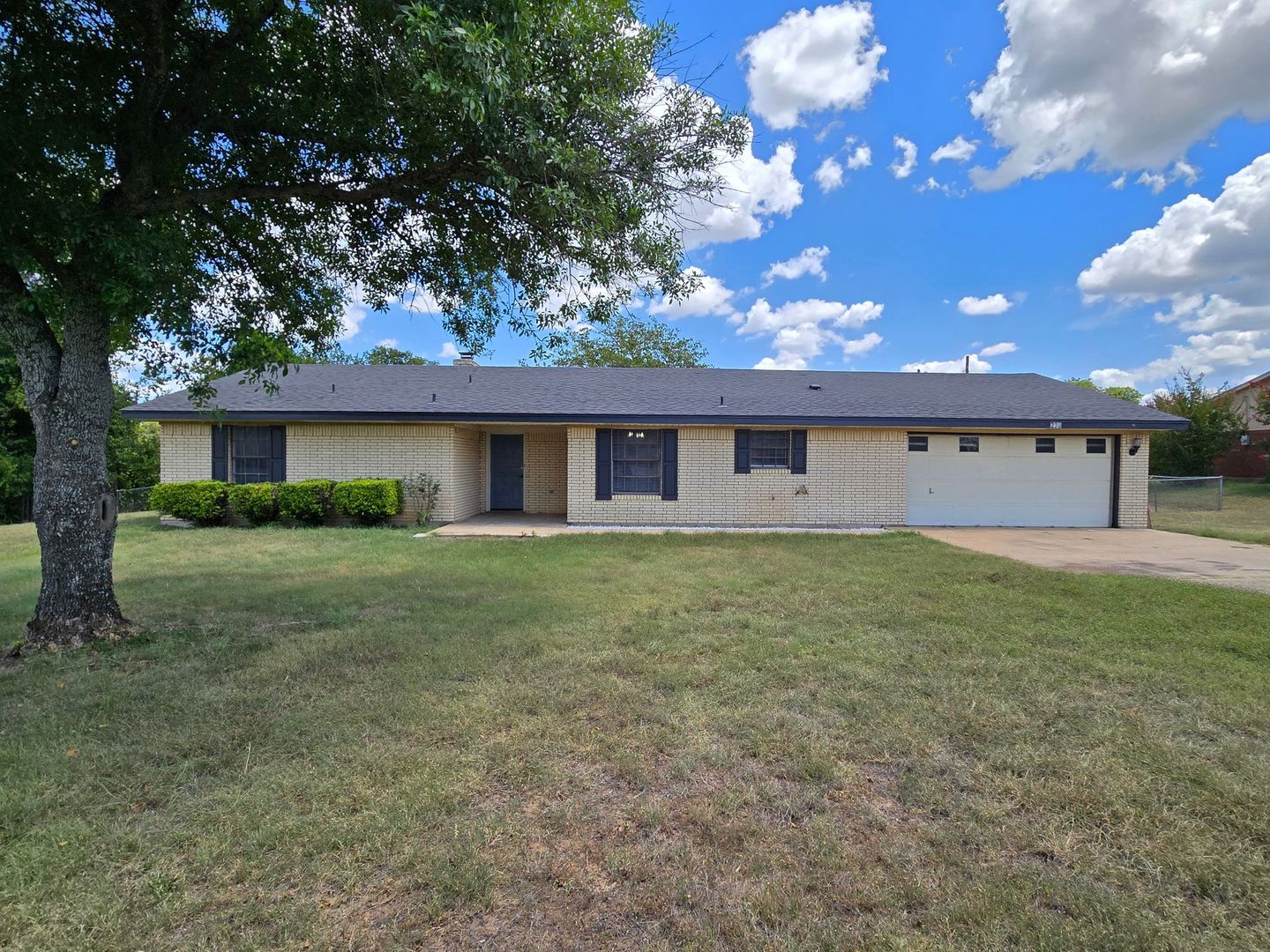 Killeen House: 230 Mighty Oak Lane