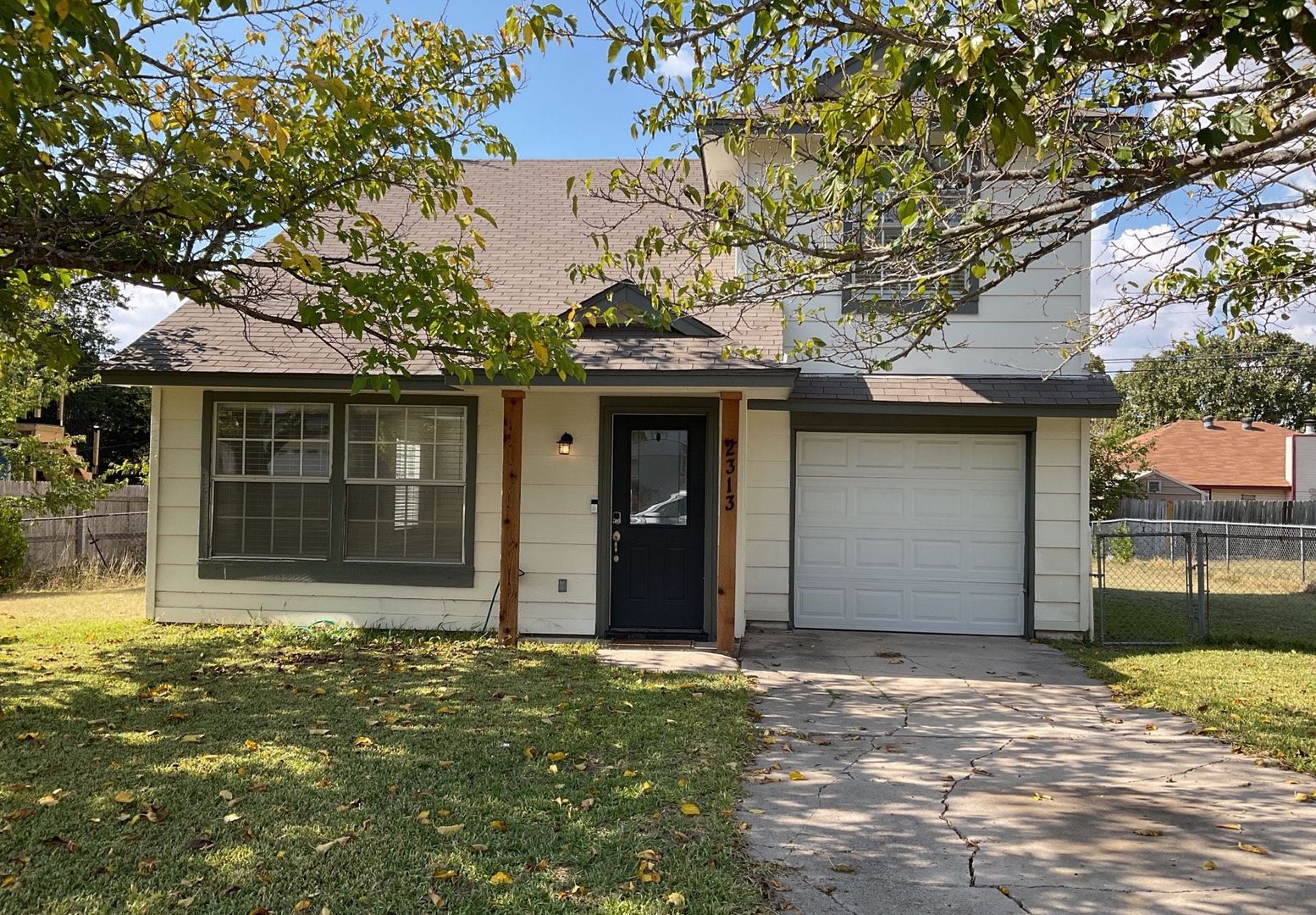 Killeen House: 2313 Lazy Ridge Dr