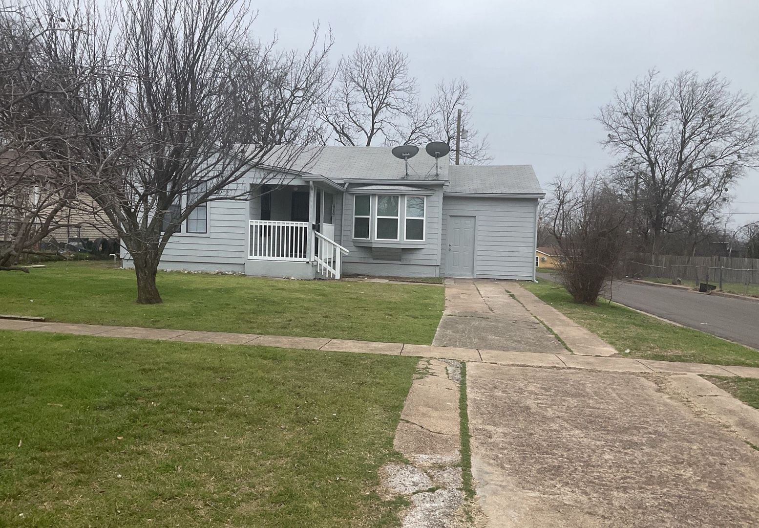 Killeen House: 910 W Green Avenue