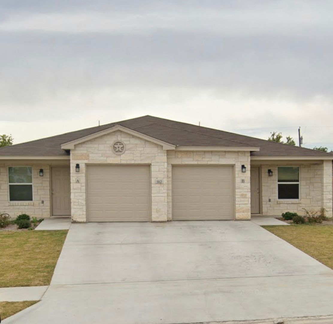 Killeen Apartment: 312 Lowes Blvd - B