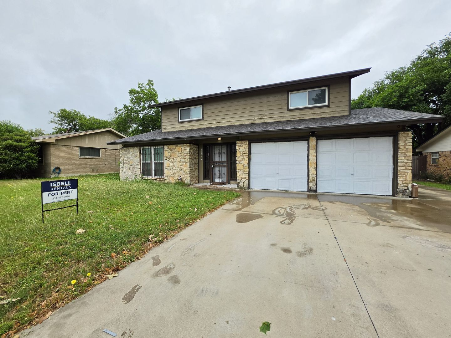 Killeen House: 3207 Lake Charles Ave