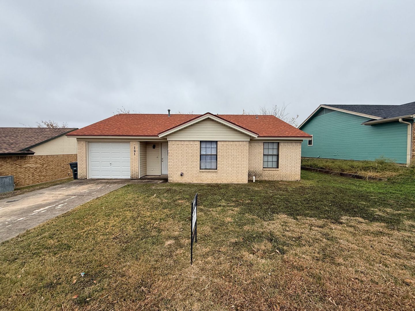 Copperas Cove House: 121 Chestnut Drive