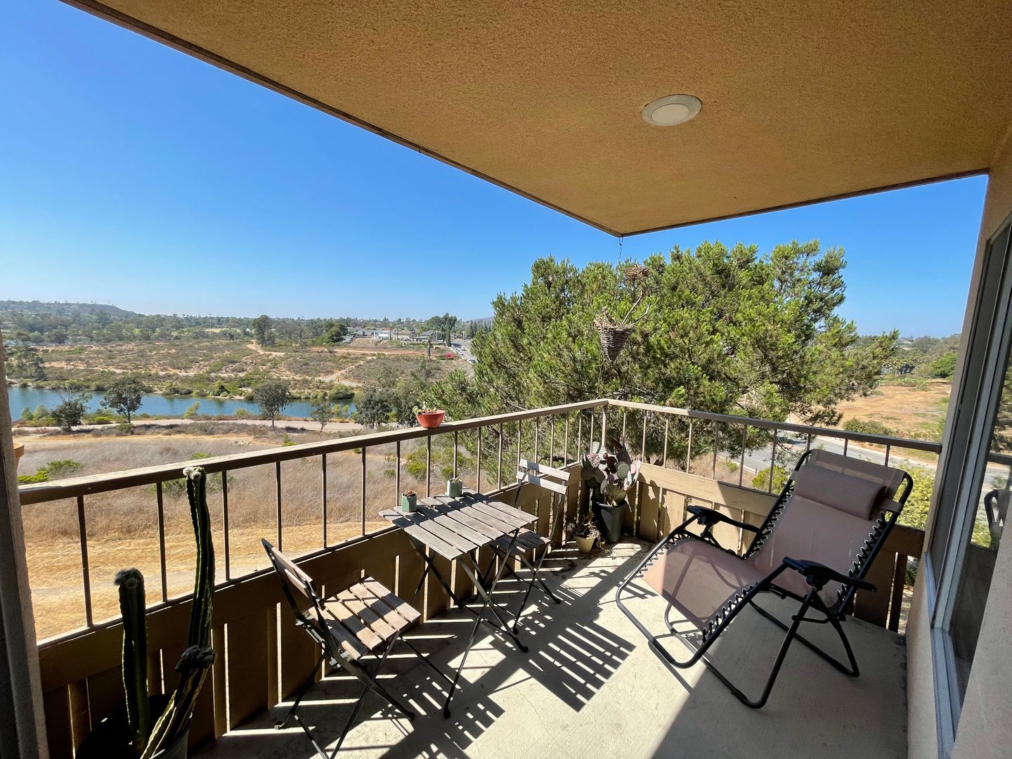 La Mesa Condo: 5712 Baltimore Dr. Unit 487