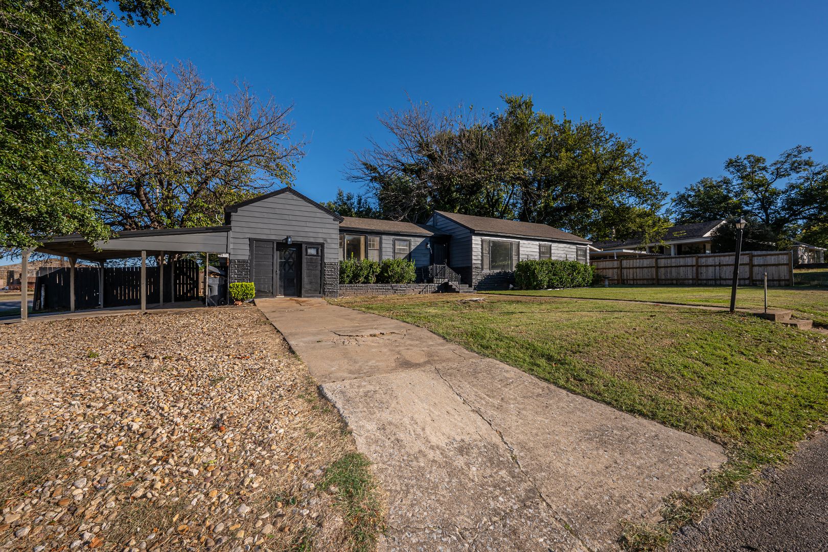 Home For Rent in SW Ardmore!