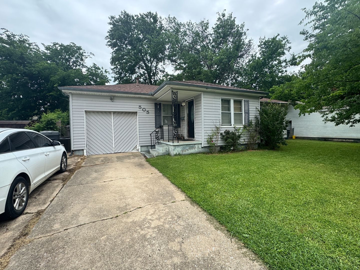 Ardmore House: 505 Oak St