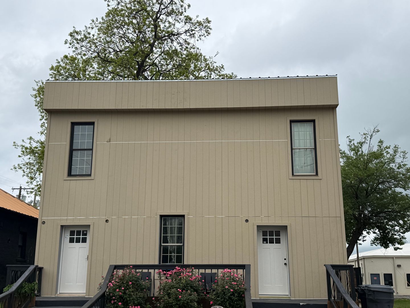 Ardmore Apartment: 19 2nd St NE