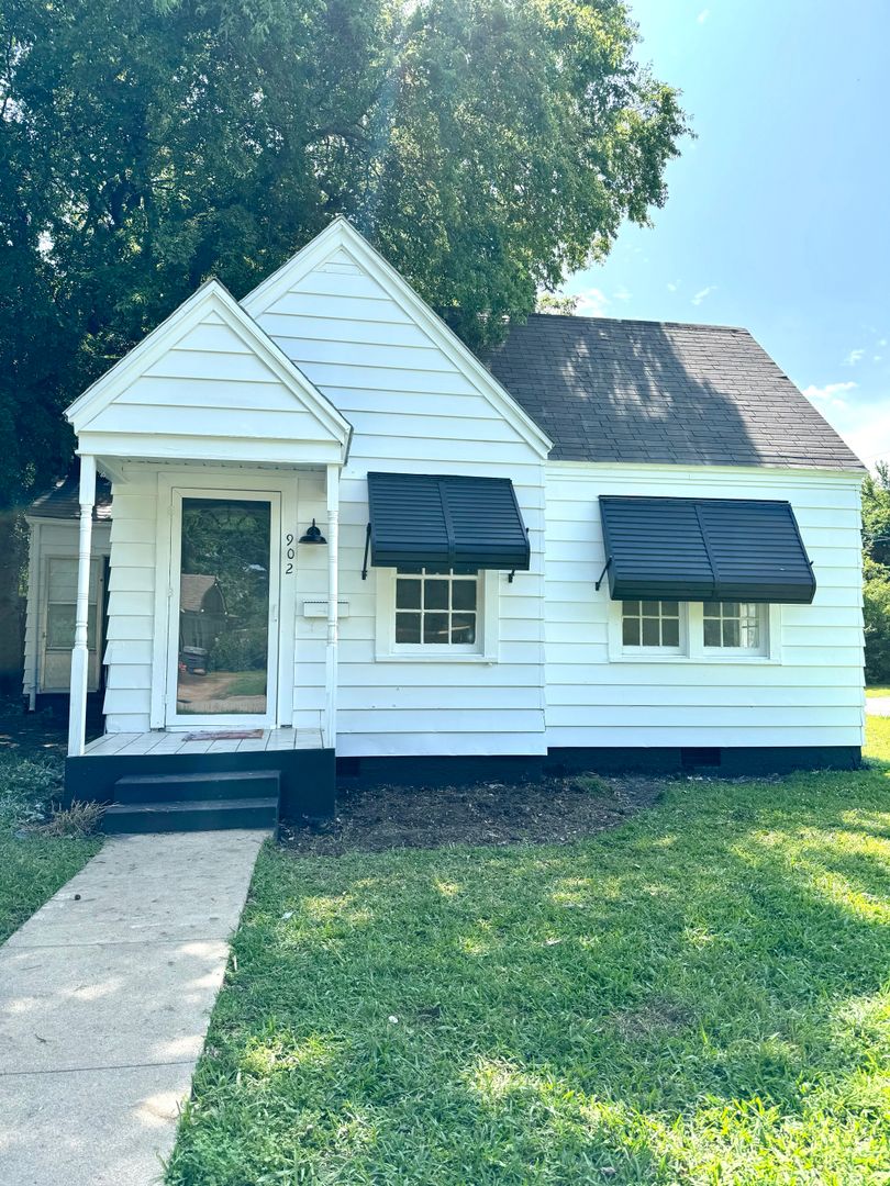 Ardmore House: 902 Burch