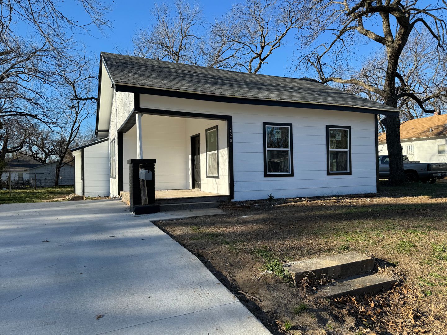ARDMORE House: 220 NW 9th St