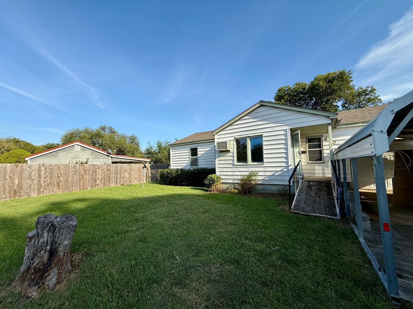 Ardmore House: 402 Ash St