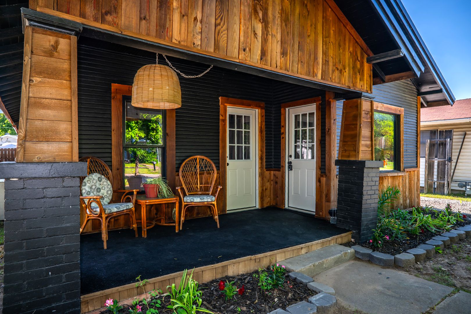 Ardmore House: 819 NW G St
