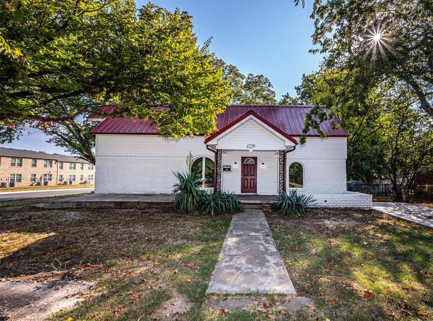 Ardmore House: 1228 D St NW