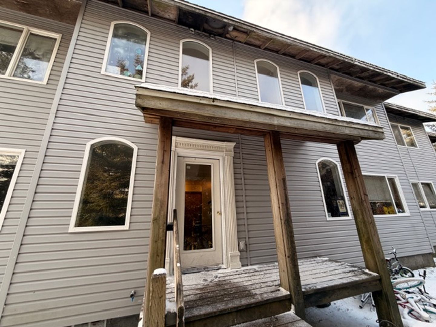 Kodiak Apartment: Sharatin Way